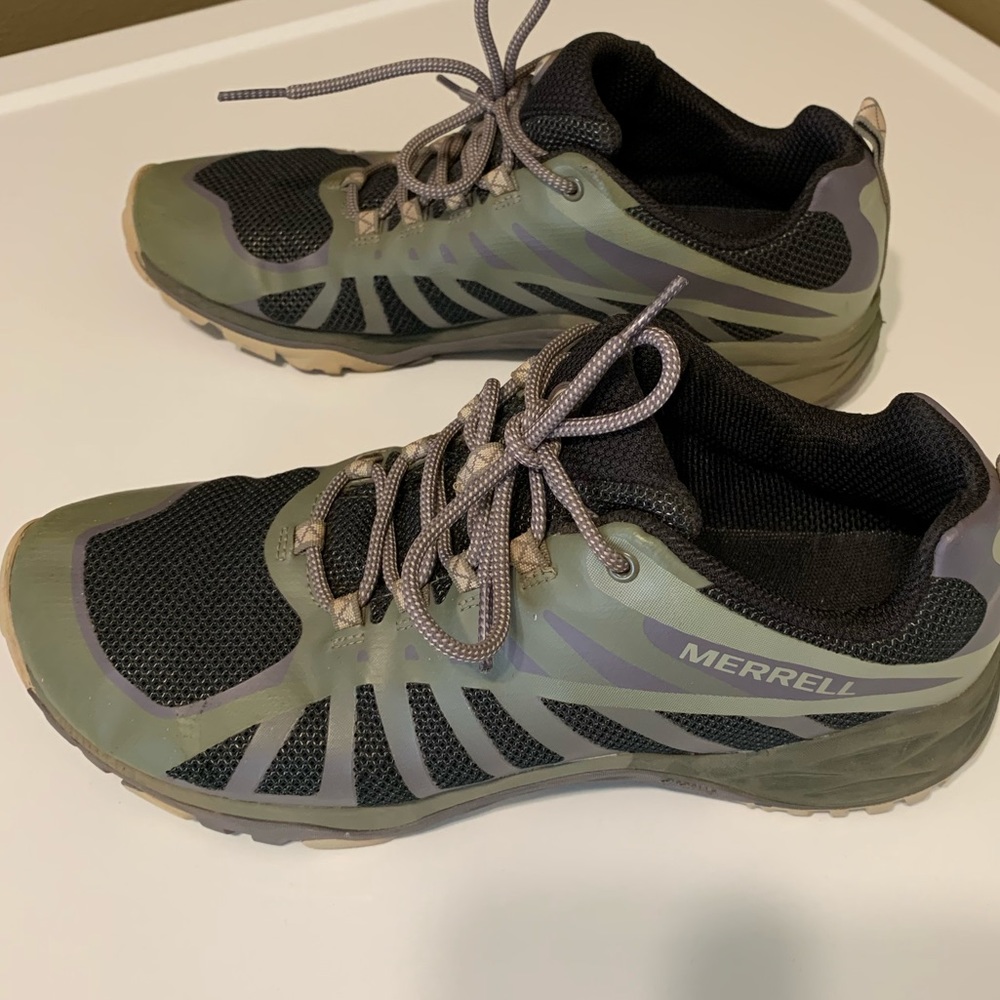 Merrell women’s hiking shoes